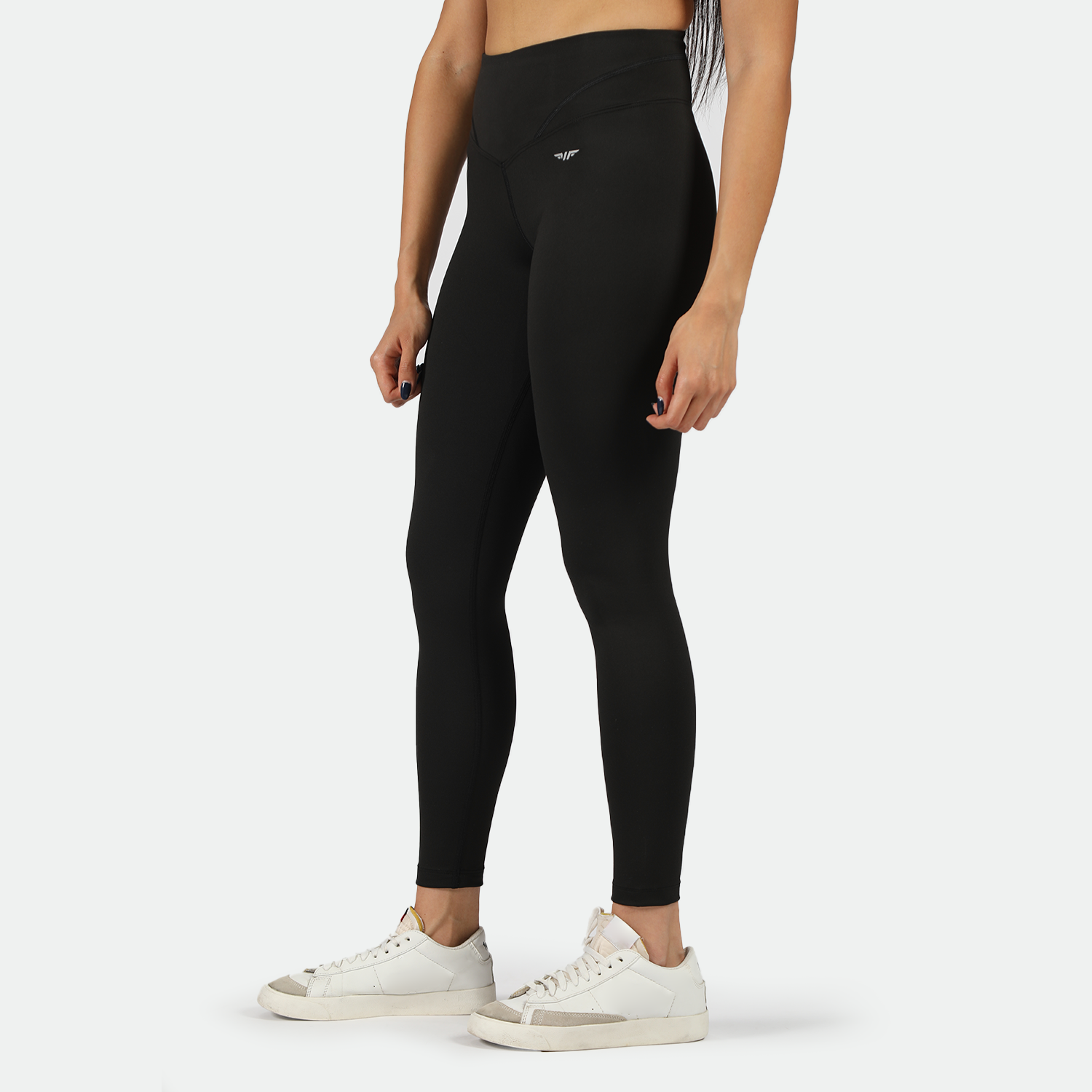 WOMEN-GO BEYOND-V-CUT-LEGGING (BLACK)